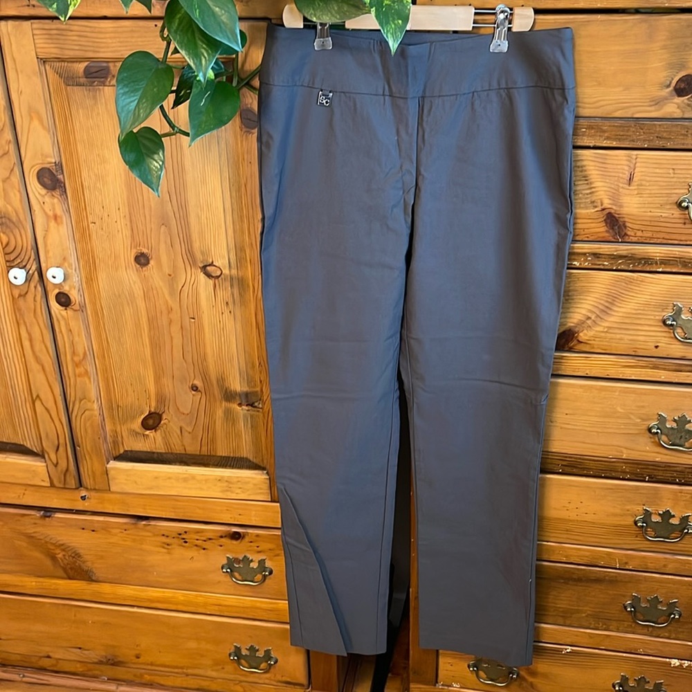 S.C. & CO. Pull on stretchy straight leg grey pants
